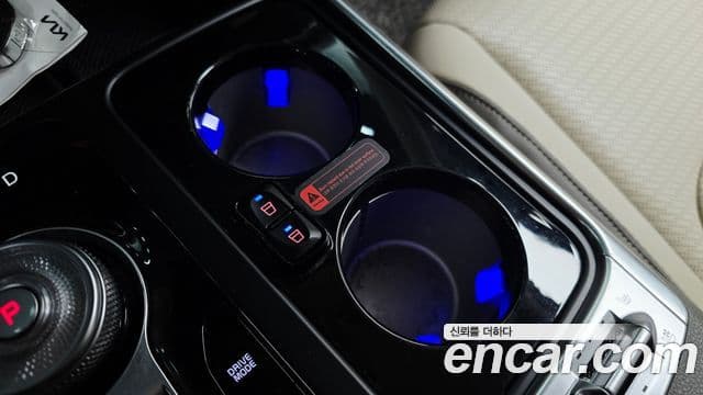 Kia Carnival 2024 — Photo 32/47