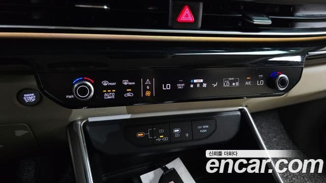 Kia Carnival 2024 — Photo 25/47