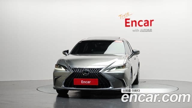 Lexus ES300h 2023 — Фото 3/20