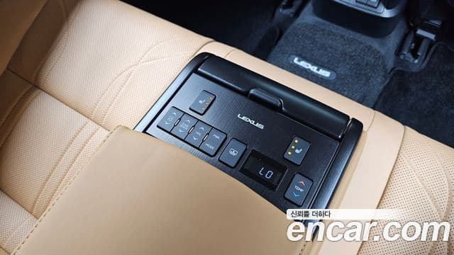 Lexus ES300h 2023 — ფოტო 3/31