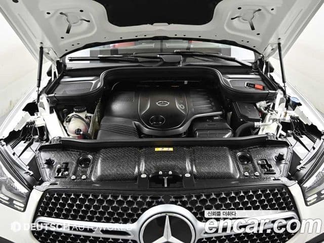 Mercedes-Benz GLE-Class 2025 — Photo 20/20