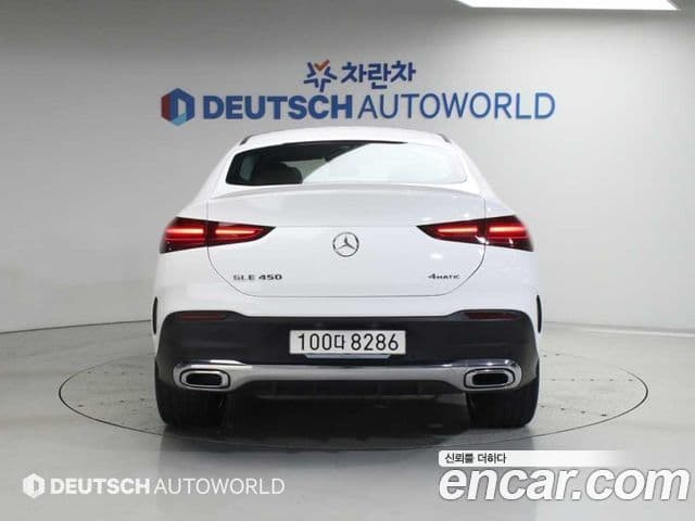 Mercedes-Benz GLE-Class 2025 — Photo 15/20