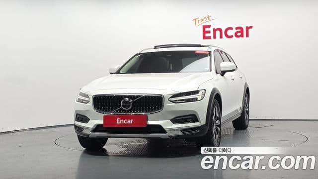 Volvo V90 Cross Country 2025 — Фото 3/20
