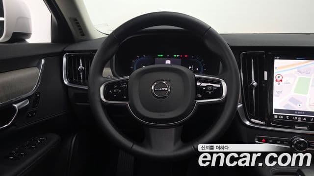 Volvo V90 Cross Country 2025 — Фото 13/20