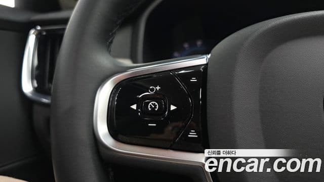 Volvo V90 Cross Country 2025 — ფოტო 17/39