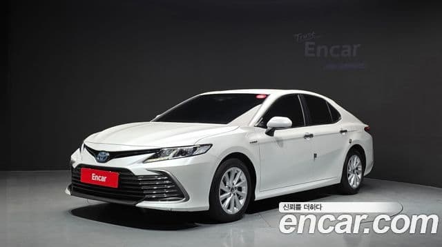 Toyota Camry 2022 — ფოტო 12/30