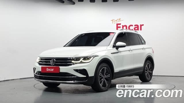 Volkswagen Tiguan 2022 — Şəkil 25/32