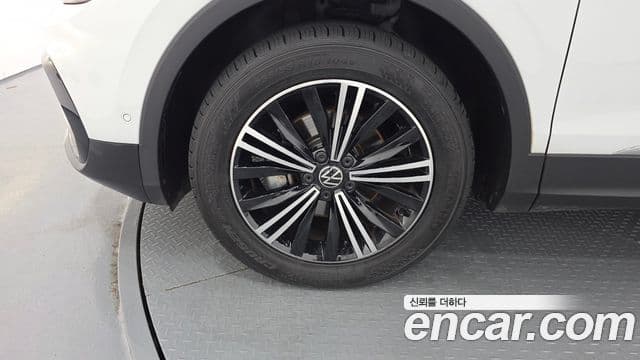 Volkswagen Tiguan 2022 — Photo 32/32