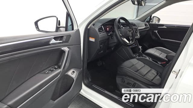 Volkswagen Tiguan 2022 — Şəkil 18/32