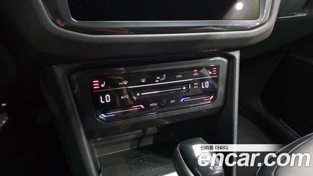 Volkswagen Tiguan 2022 — Photo 21/32