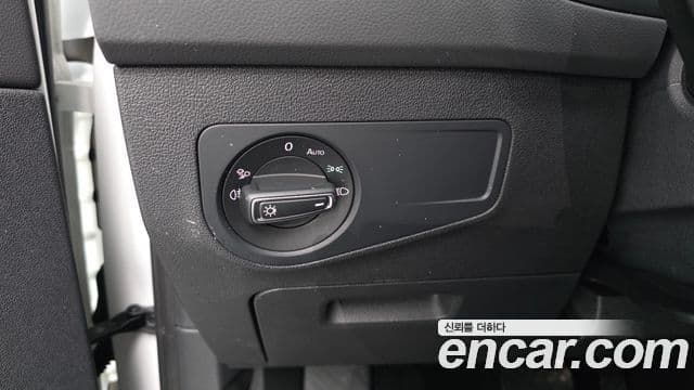 Volkswagen Tiguan 2022 — Şəkil 31/32