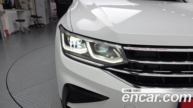 Volkswagen Tiguan 2022 — Photo 2/32