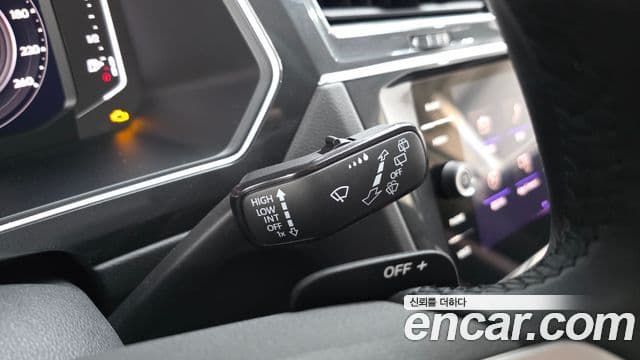 Volkswagen Tiguan 2022 — Photo 16/32