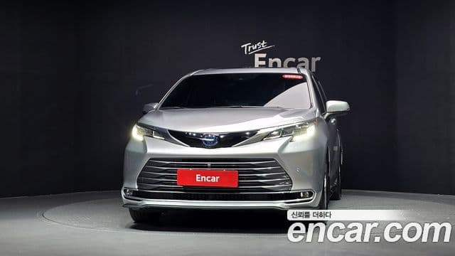 Toyota Sienna 2022 — ფოტო 7/34