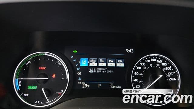 Toyota Sienna 2022 — ფოტო 18/34