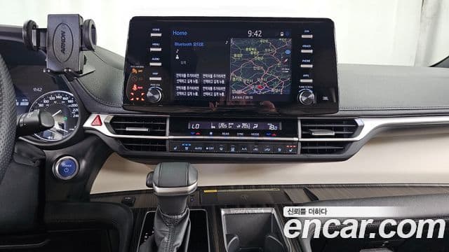 Toyota Sienna 2022 — ფოტო 29/34