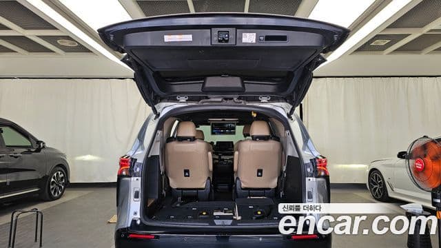 Toyota Sienna 2022 — ფოტო 19/34