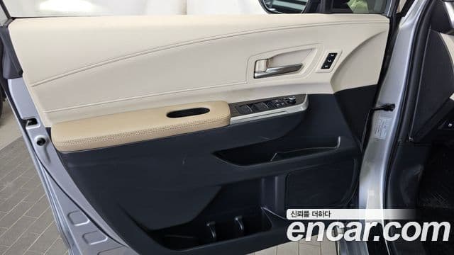 Toyota Sienna 2022 — ფოტო 34/34