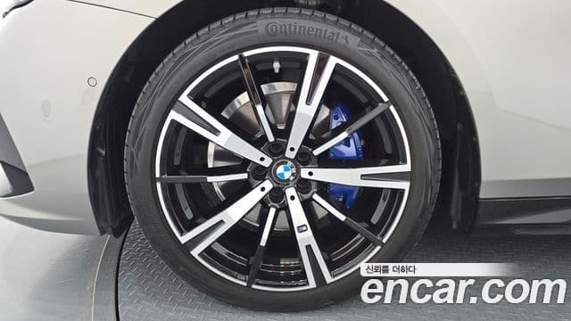 BMW 5 Series 2025 — Photo 14/32