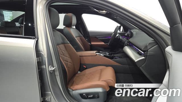 BMW 5 Series 2025 — Photo 9/32