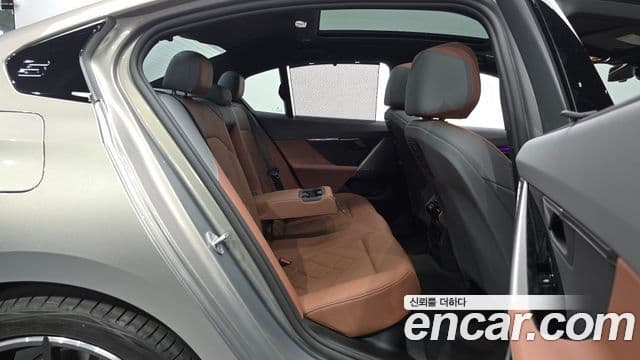BMW 5 Series 2025 — Photo 19/32
