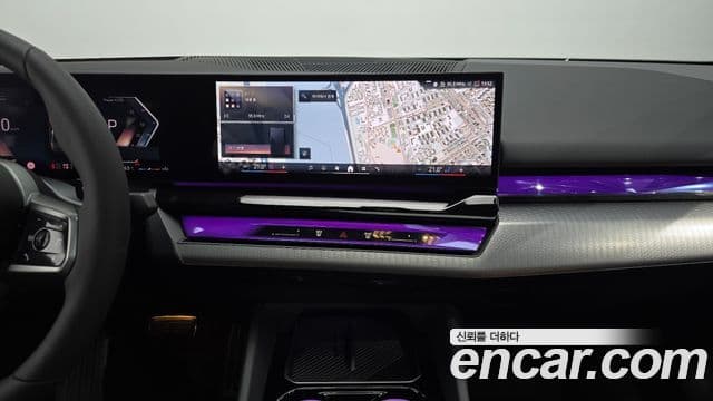 BMW 5 Series 2025 — Photo 20/32