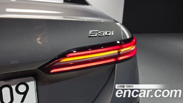 BMW 5 Series 2025 — Photo 22/32
