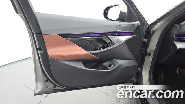 BMW 5 Series 2025 — Photo 24/32