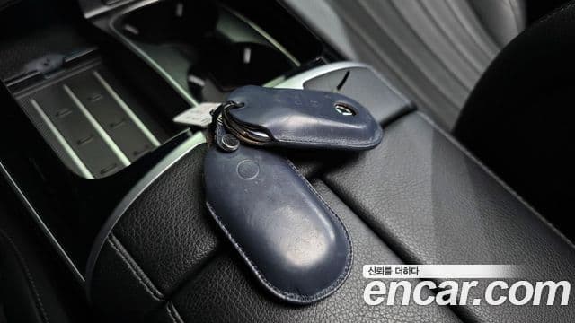 Mercedes-Benz S-Class 2022 — Photo 15/38