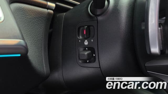 Mercedes-Benz S-Class 2022 — Photo 35/38