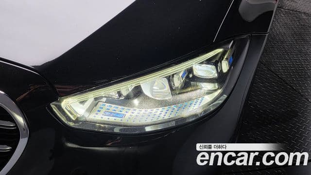 Mercedes-Benz S-Class 2022 — Photo 37/38