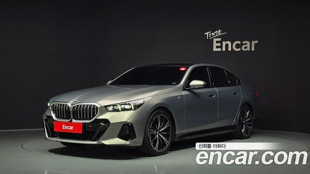 BMW 5 Series 2025 — Photo 7/20