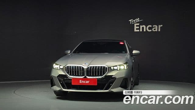 BMW 5 Series 2025 — Photo 14/20