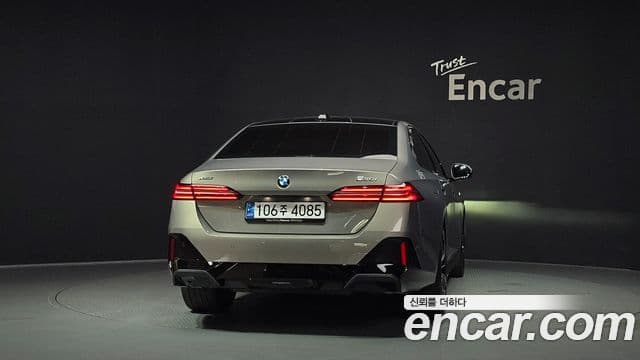 BMW 5 Series 2025 — Photo 18/20