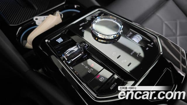 BMW 5 Series 2025 — Photo 9/20