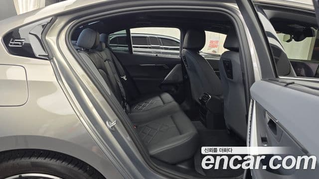 BMW 5 Series 2025 — Photo 8/20