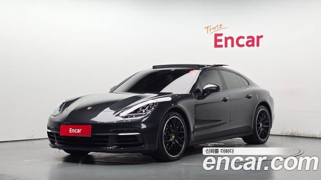 Porsche Panamera 2018 — ფოტო 15/35