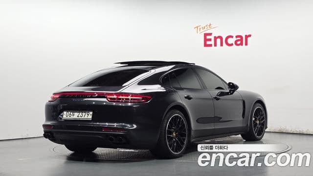 Porsche Panamera 2018 — ფოტო 22/35