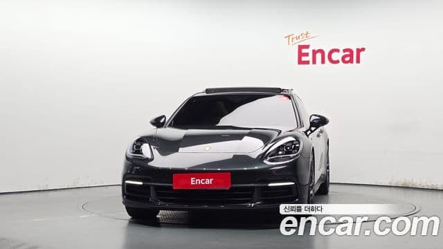 Porsche Panamera 2018 — ფოტო 24/35