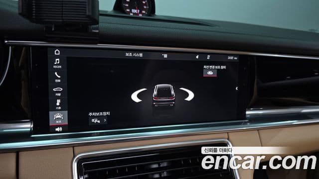 Porsche Panamera 2018 — ფოტო 18/35