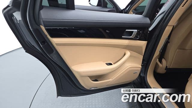 Porsche Panamera 2018 — ფოტო 4/35