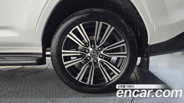 Lexus LX 2025 — Photo 17/35
