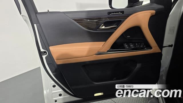 Lexus LX 2025 — Photo 13/35