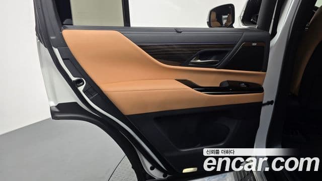 Lexus LX 2025 — Photo 18/35