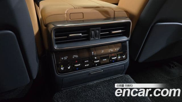 Lexus LX 2025 — Photo 33/35