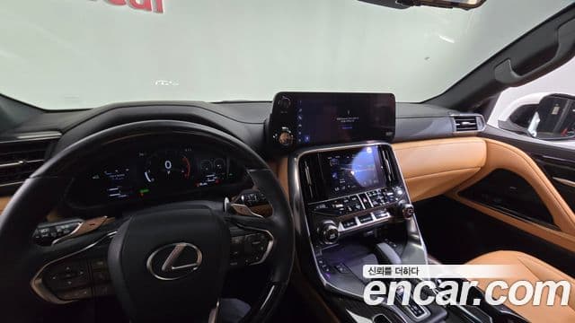 Lexus LX 2025 — Photo 27/35