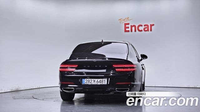 Genesis G80 2023 — Şəkil 10/31