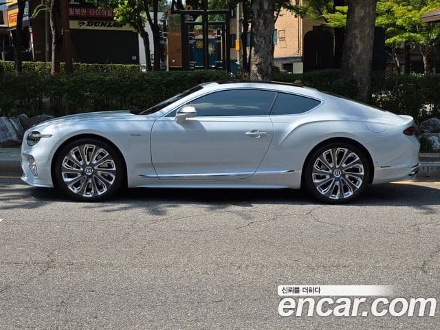 Bentley Continental GT 2026 — Şəkil 12/20