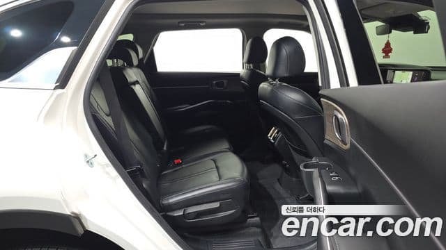 Kia Sorento 2022 — Фото 11/20