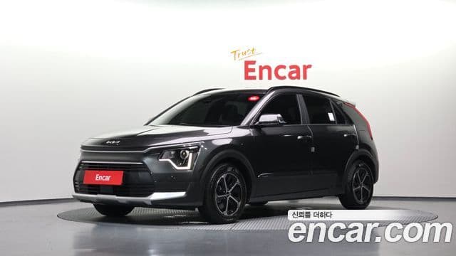 Kia Niro 2025 — Фото 1/20